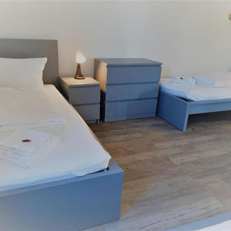 Mehrbett-Apartment 1 Citynah, Einfache Ausstattung Hamburg-Harburg Buitenkant foto