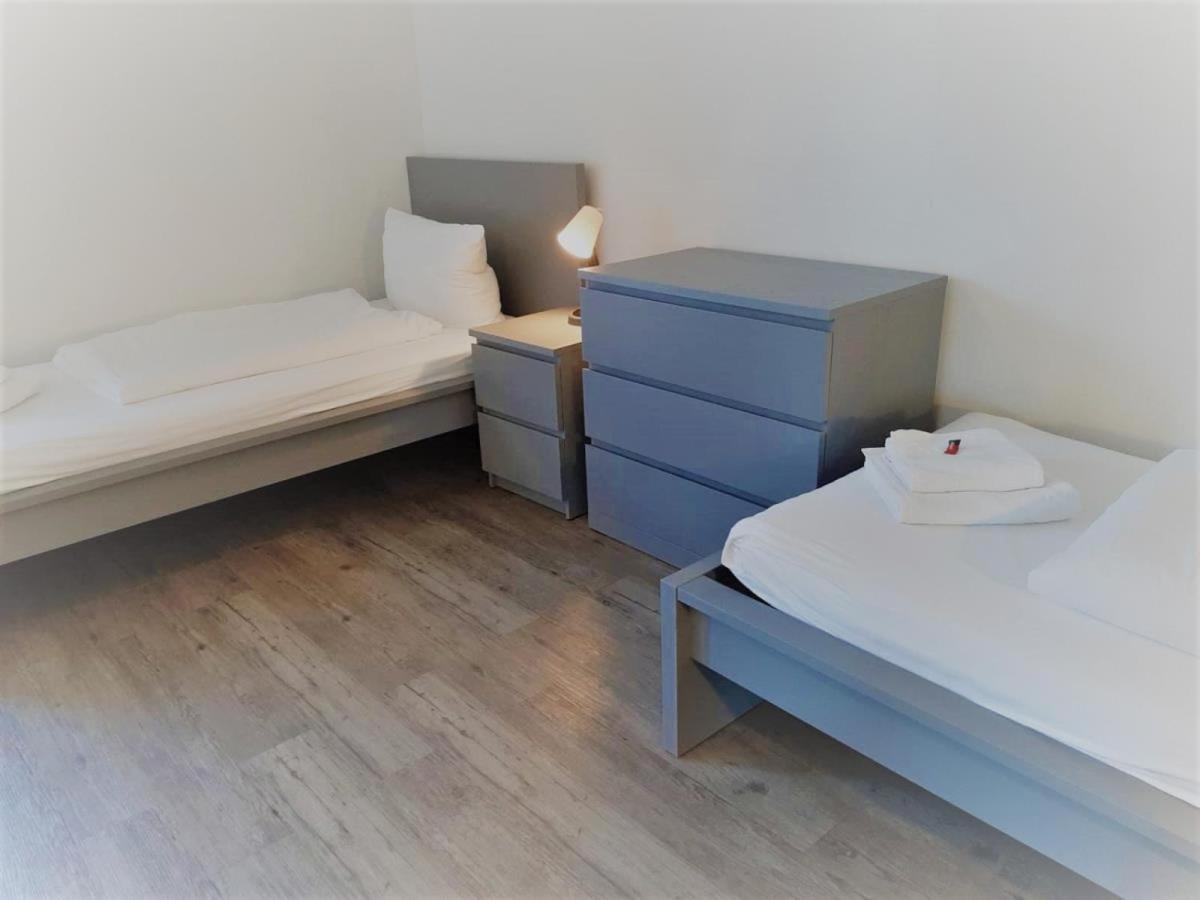 Mehrbett-Apartment 1 Citynah, Einfache Ausstattung Hamburg-Harburg Buitenkant foto